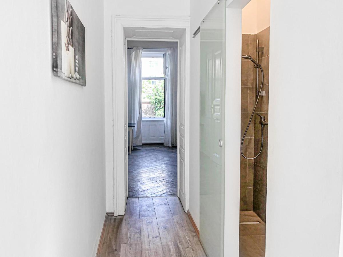 Commodious 2Br Apt. Near Akh-Perfect For Groups Viena Exterior foto