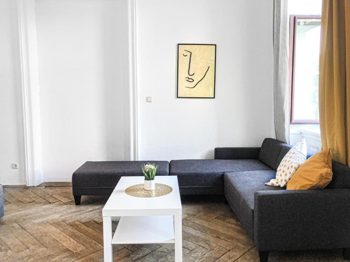 Commodious 2Br Apt. Near Akh-Perfect For Groups Viena Exterior foto